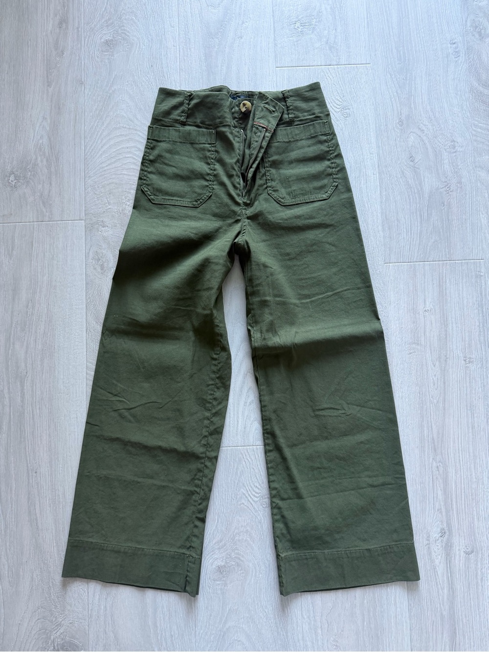 Anthropologie/High-Rise Wide Leg Womenโs pants Olive ๐ซ Green